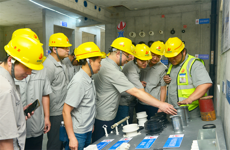 为进一步推进优质客户高效履约，提升交付品质、达成客户满意，2025年6月25日，888腾博会建设集团在上海组织召开2025年越秀地产、华润置业客户履约推进会。